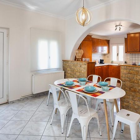Modern 2 Bed Apartment In Downtown Of Fira 외부 사진