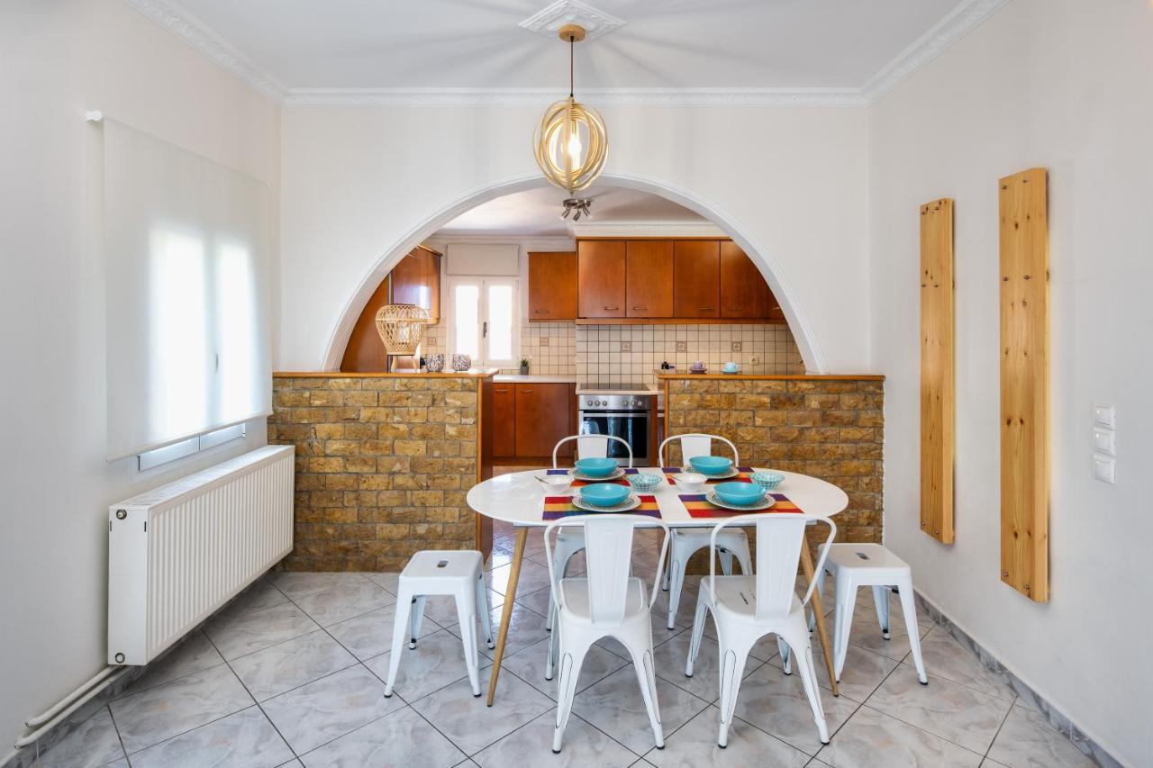 Modern 2 Bed Apartment In Downtown Of Fira 외부 사진